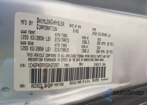 2005 Chrysler Town & Country из США, поврежденный, VIN 1C4GP45R95B437287